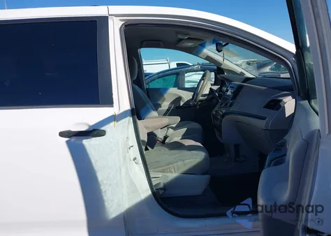 2012 Toyota Sienna Base V6 7 Passenger z USA, uszkodzony, nr VIN 5TDZK3DC8CS268271